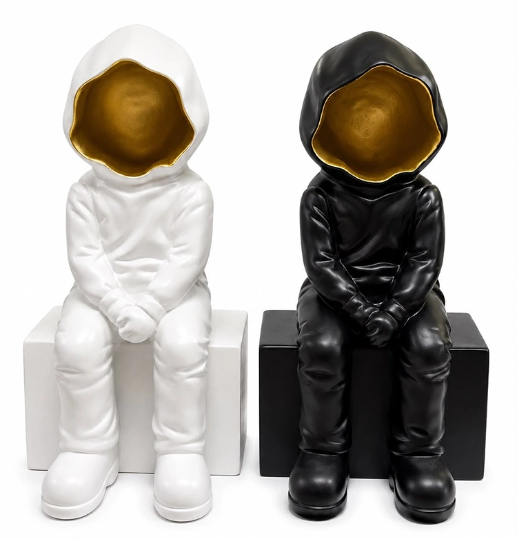 Dekoratif Polyester Oturan Astronot Biblosu